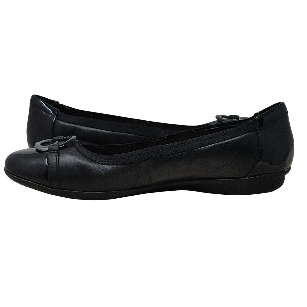 Clarks Ballet Flats 7.5 Women Gracelin Wind Black Leather Patent Cap Toe Ring